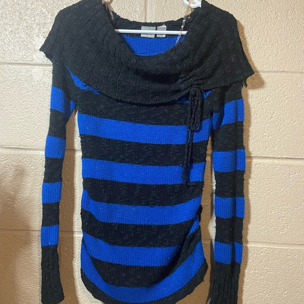 Day trip black and blue striped sweater size small